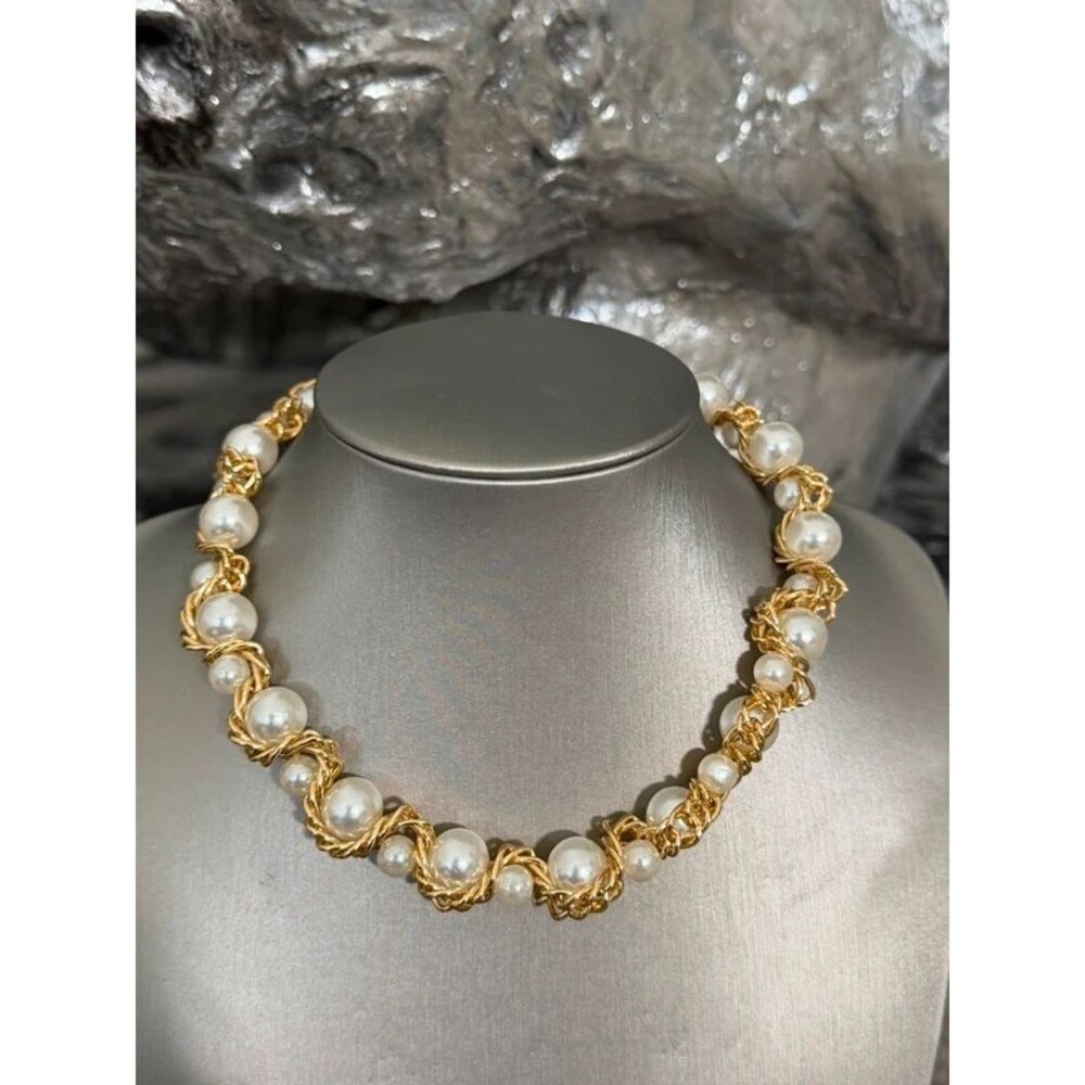 New Faux Pearl Beaded Necklace